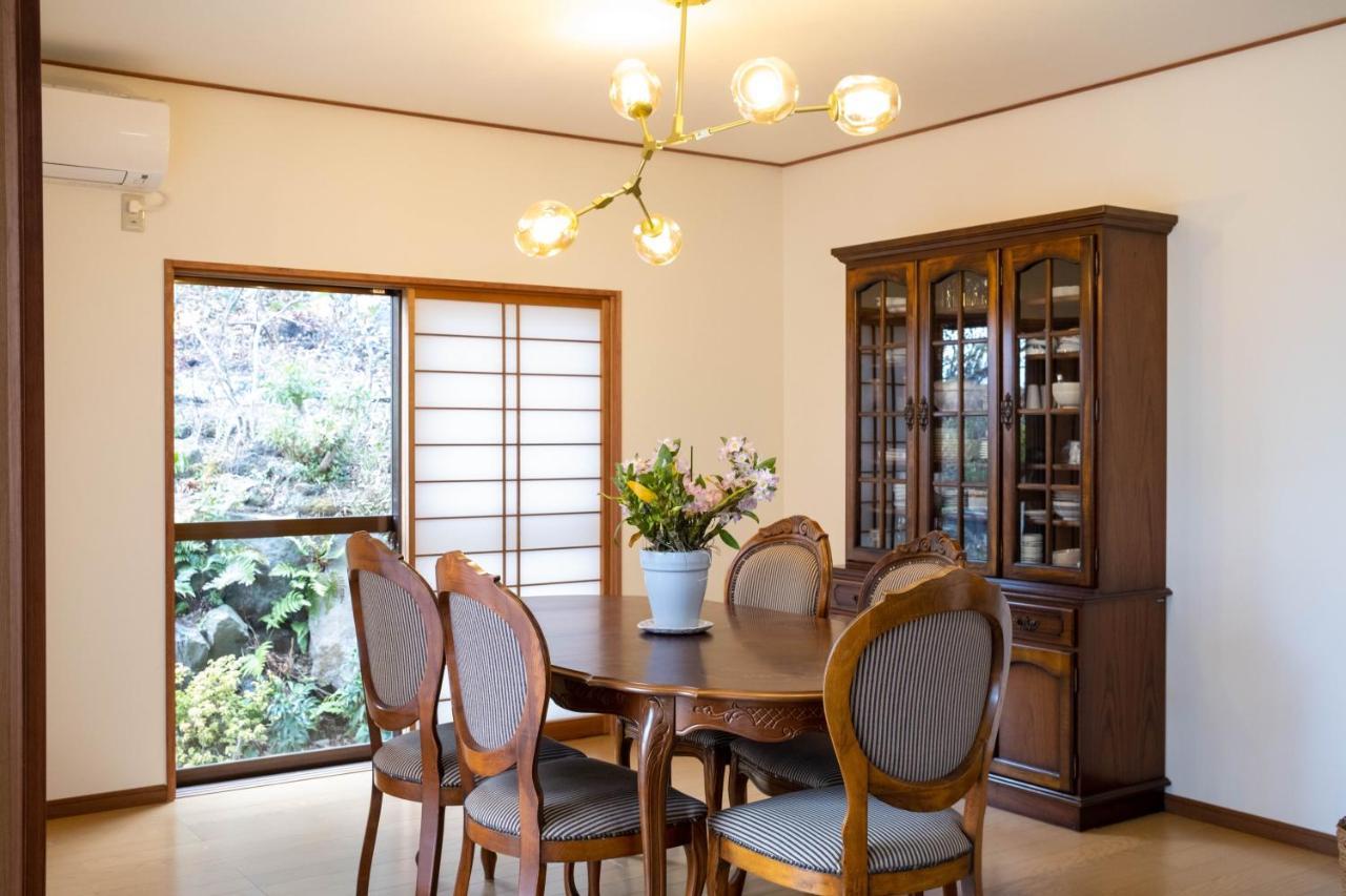 伊豆高原 温泉付別荘 Isana Mountain Villa Futo Экстерьер фото