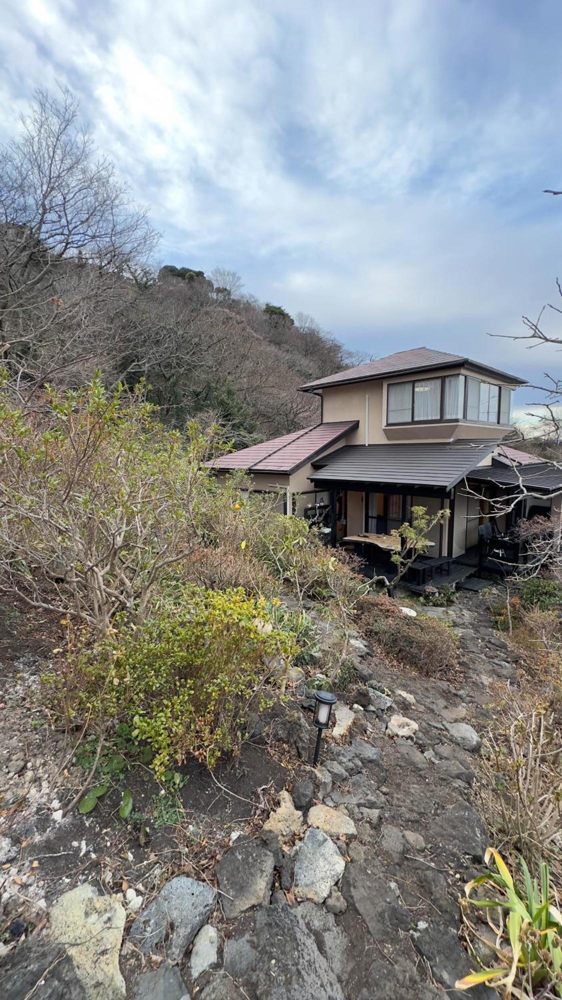 伊豆高原 温泉付別荘 Isana Mountain Villa Futo Экстерьер фото